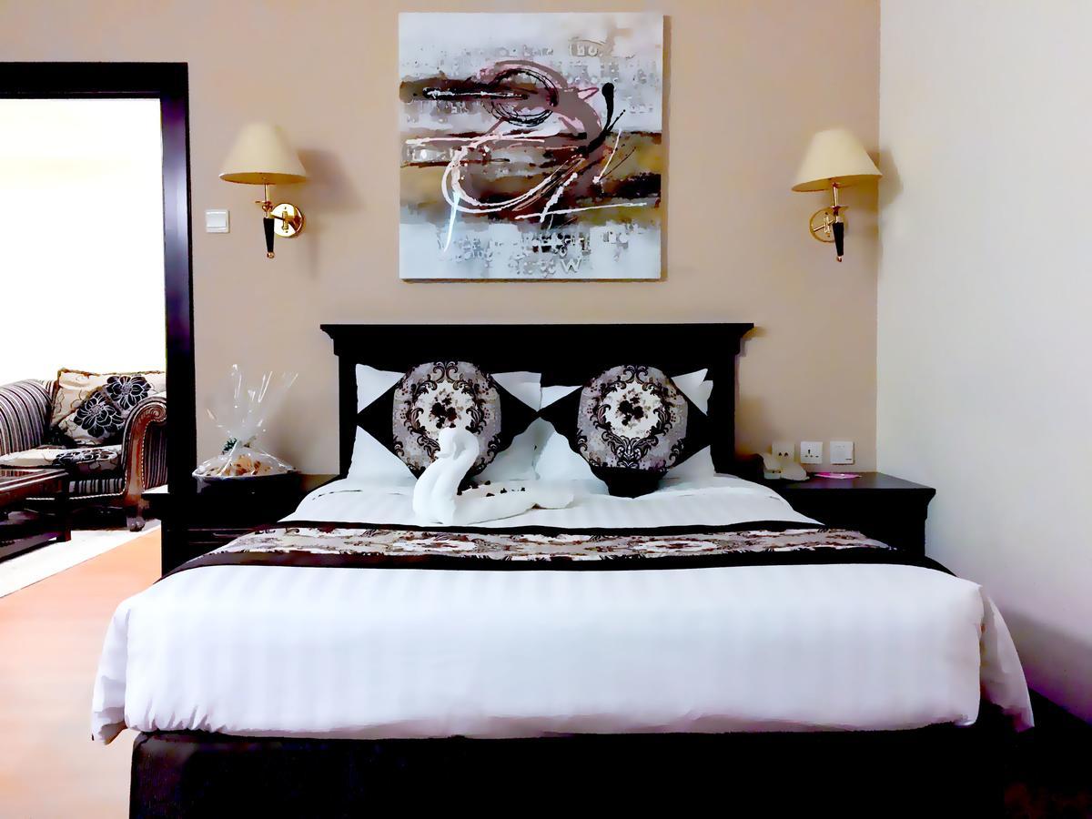 Pars International Hotel Al-Manamah Bagian luar foto