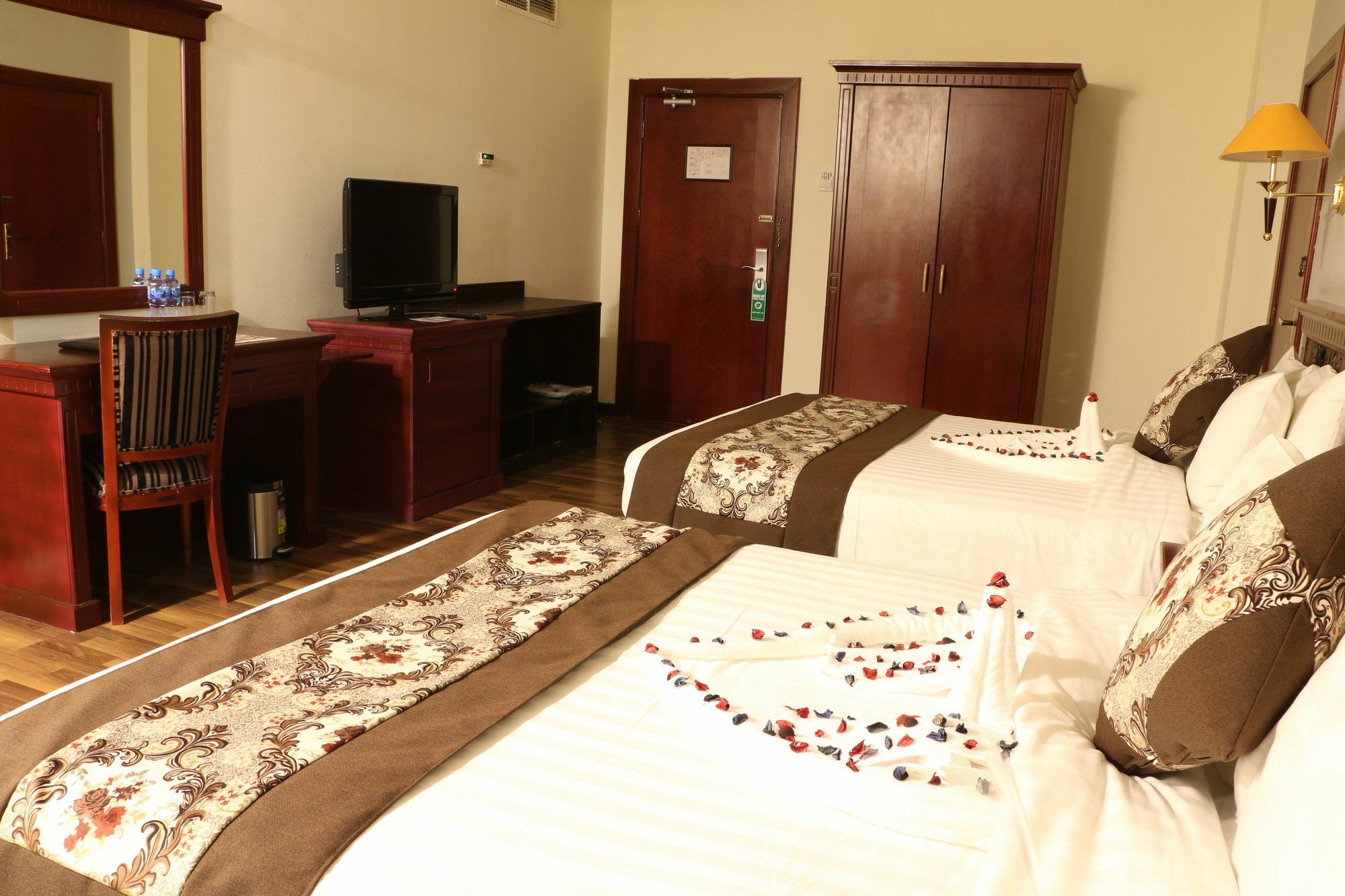 Pars International Hotel Al-Manamah Bagian luar foto