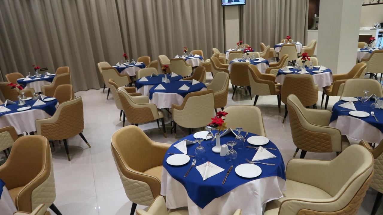 Pars International Hotel Al-Manamah Bagian luar foto